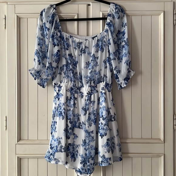 Blue & White Altar’d State Romper - Picture 6 of 7